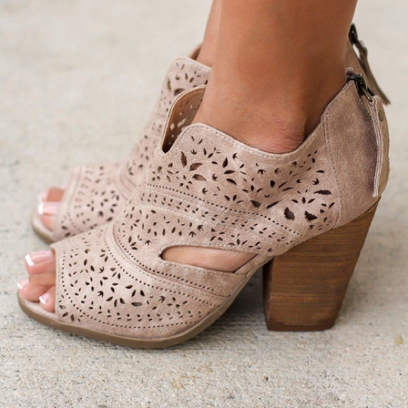 Not Rated Cream Booties ready to ship! Brand New Like Condition! - Picture 4 of 8